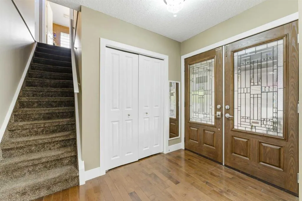 36 Varsity Estates Court NW