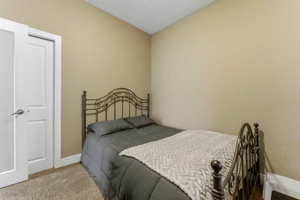 36 Varsity Estates Court NW