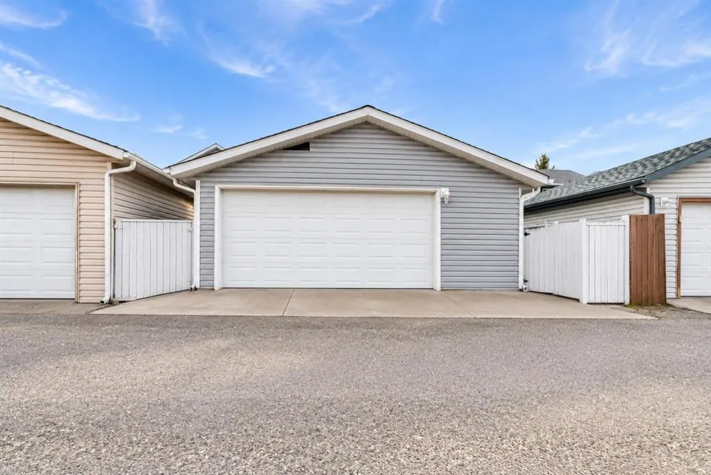 197 Tarington Close NE