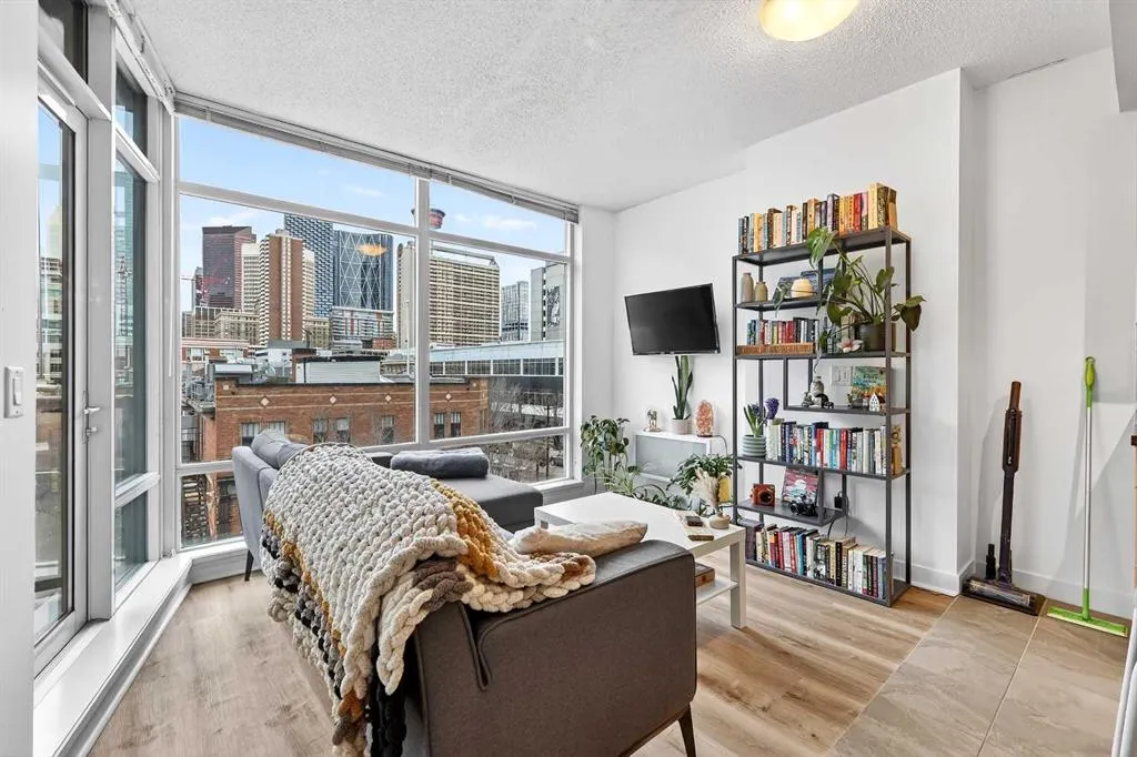 215 13 Avenue SW #302