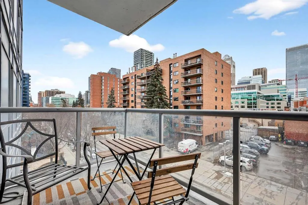 215 13 Avenue SW #302