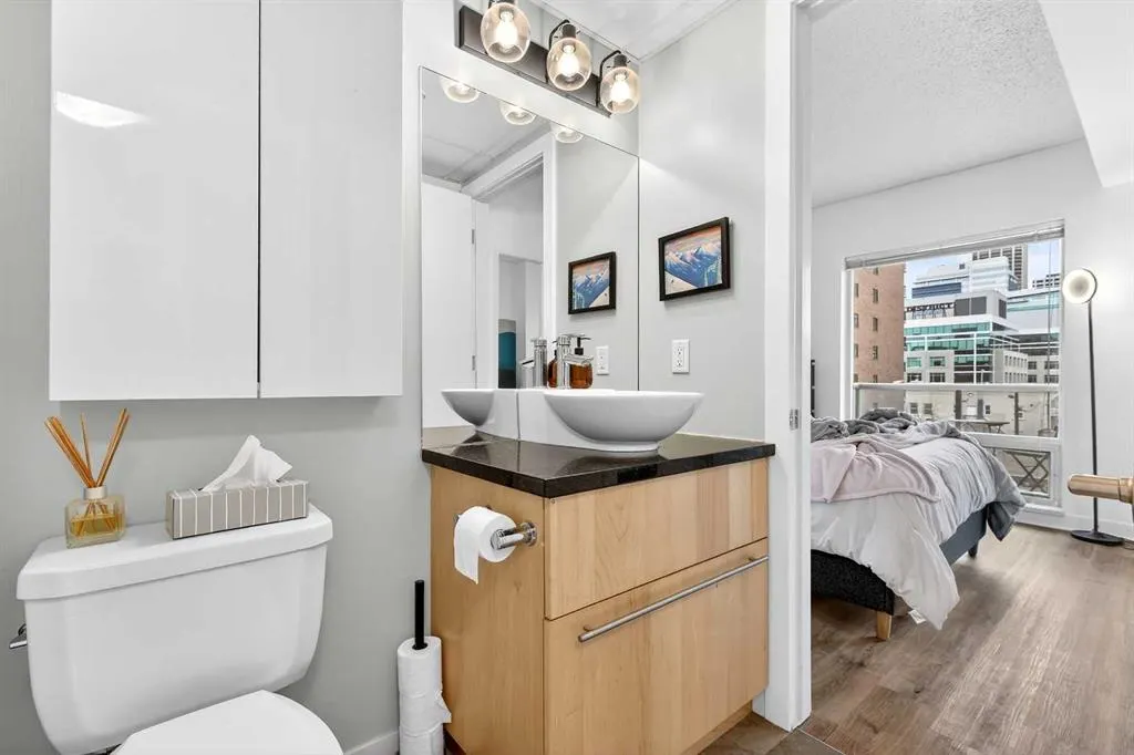 215 13 Avenue SW #302