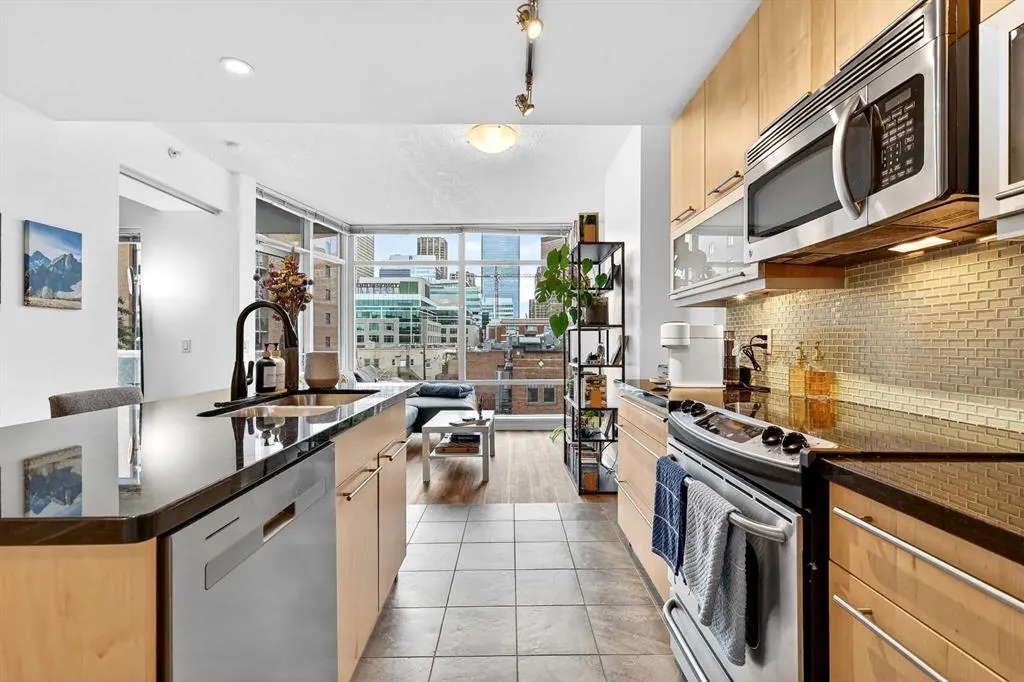 215 13 Avenue SW #302