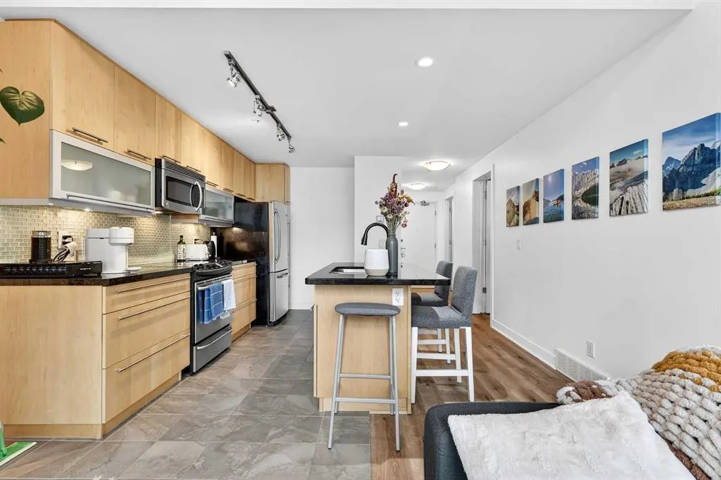 215 13 Avenue SW #302
