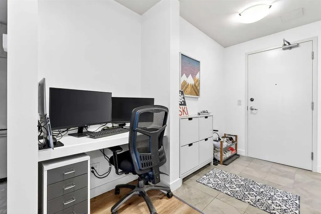 215 13 Avenue SW #302