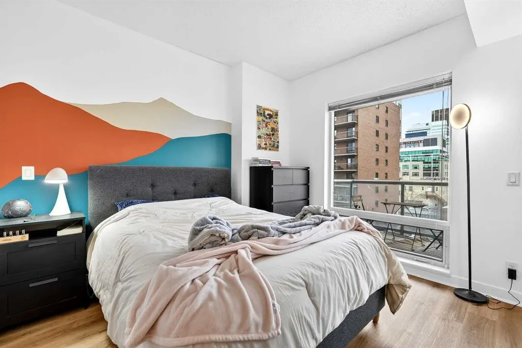 215 13 Avenue SW #302