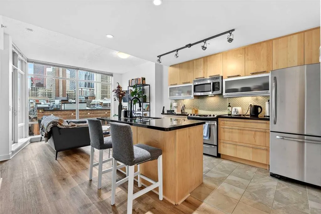 215 13 Avenue SW #302
