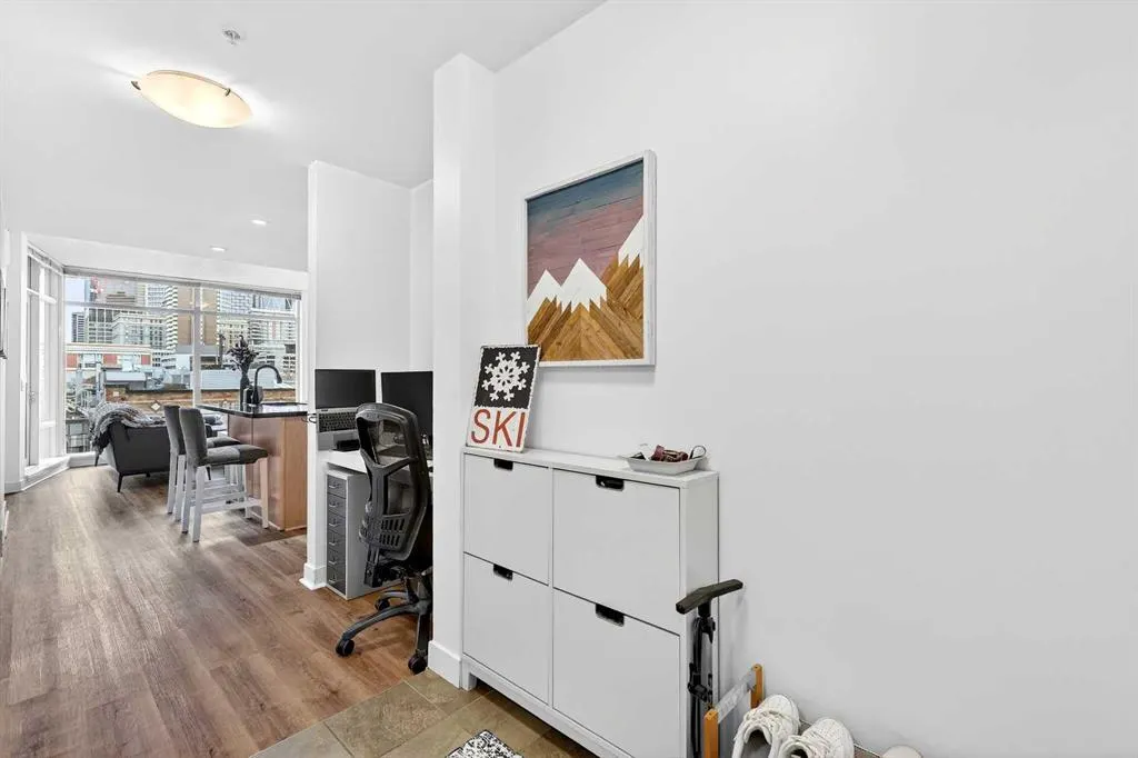 215 13 Avenue SW #302