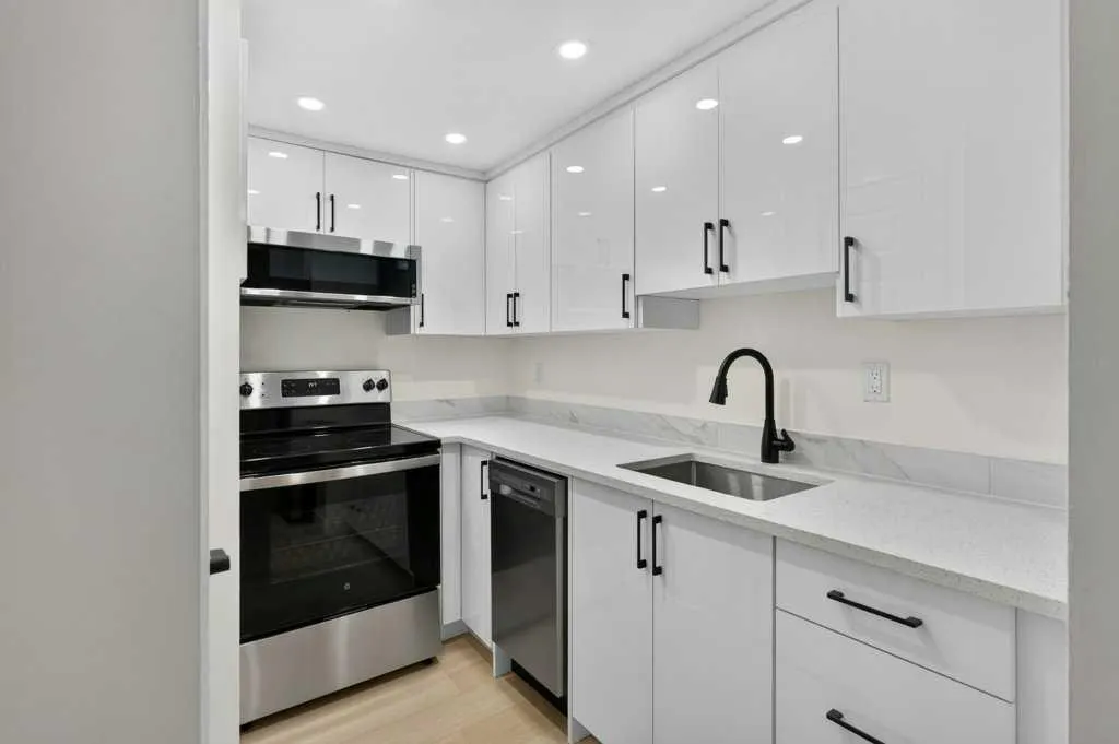 5404 10 Avenue SE #106