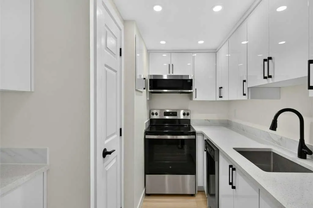 5404 10 Avenue SE #106