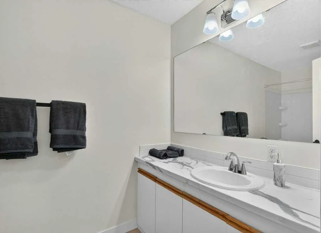 5404 10 Avenue SE #106