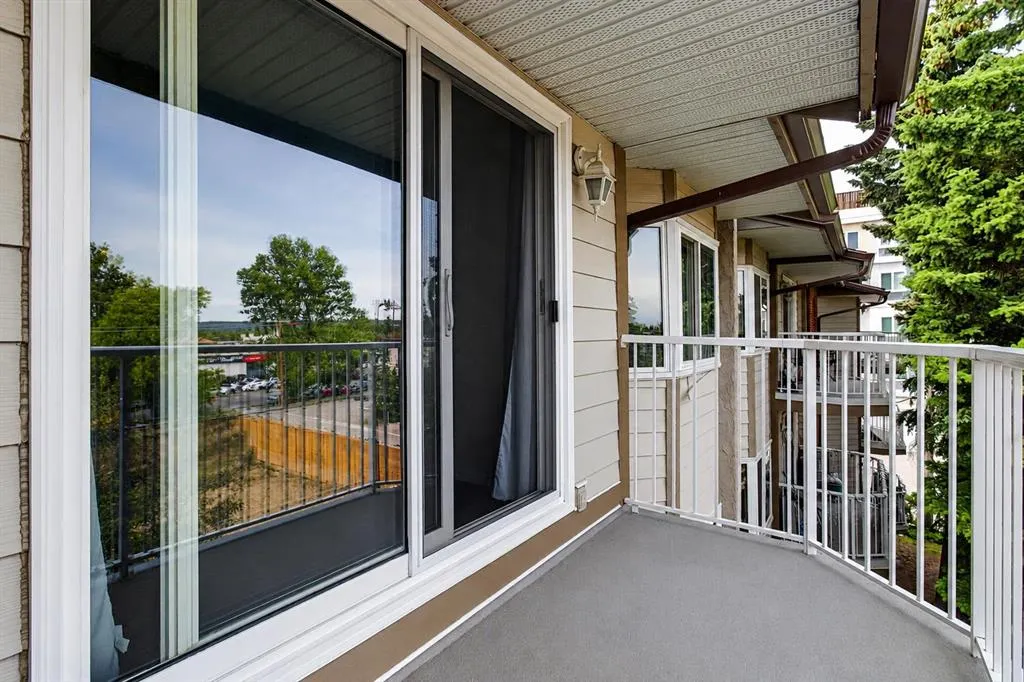 110 20 Avenue NE #305