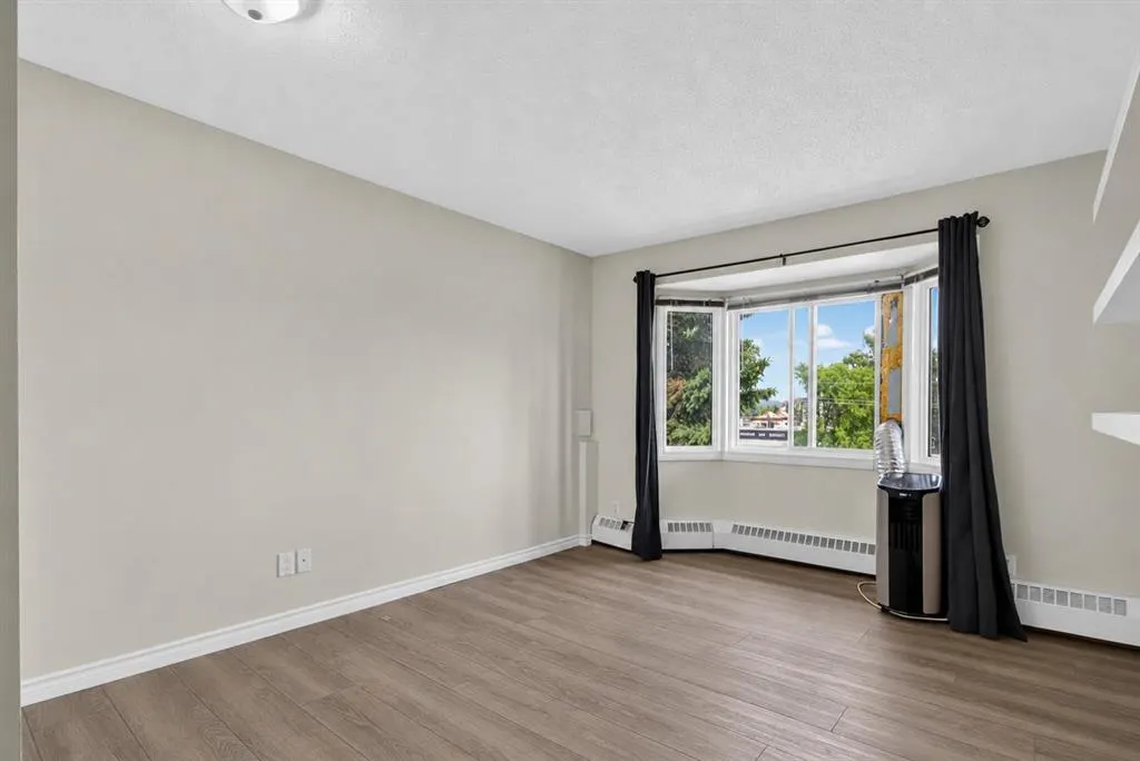 110 20 Avenue NE #305