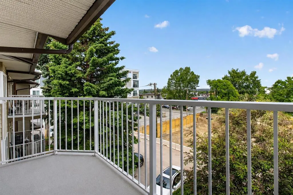 110 20 Avenue NE #305