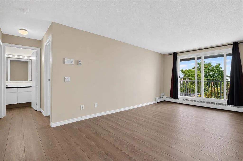 110 20 Avenue NE #305