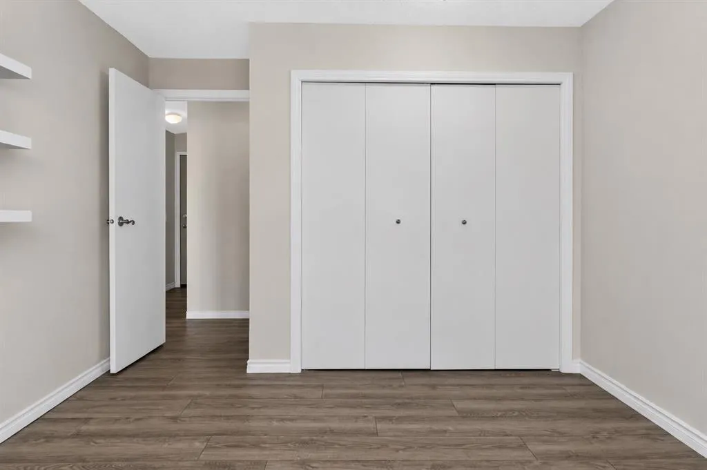 110 20 Avenue NE #305
