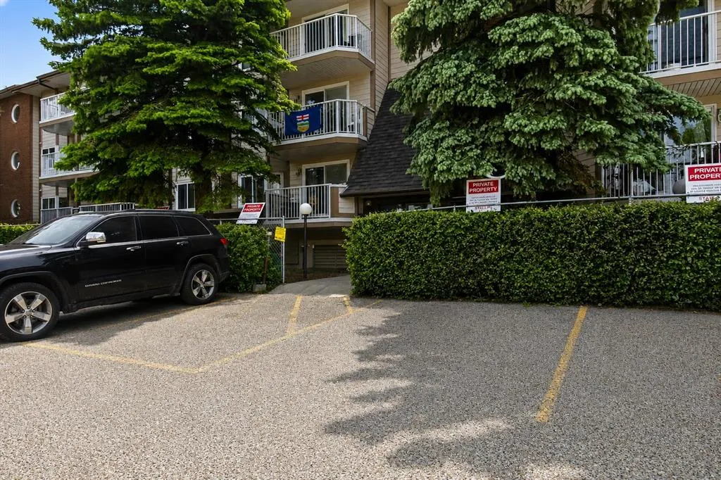110 20 Avenue NE #305
