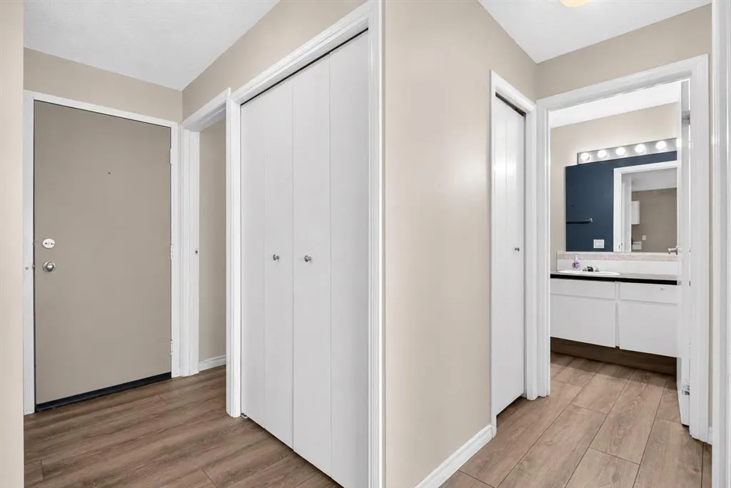 110 20 Avenue NE #305
