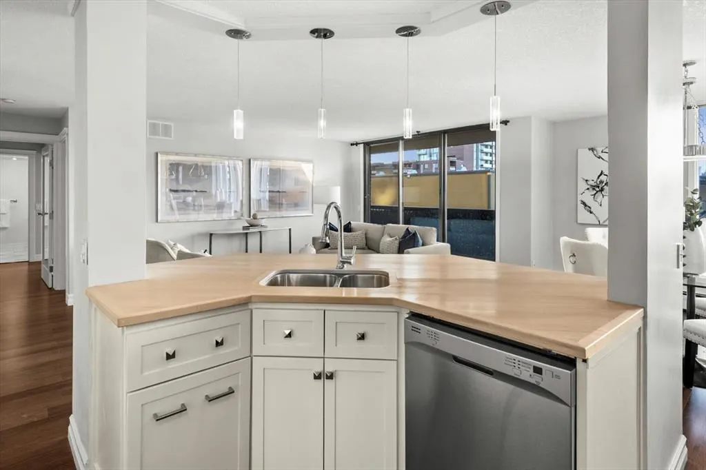 1001 14 Avenue SW #601