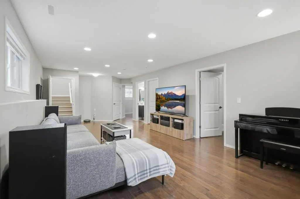 159 Pioneer Way