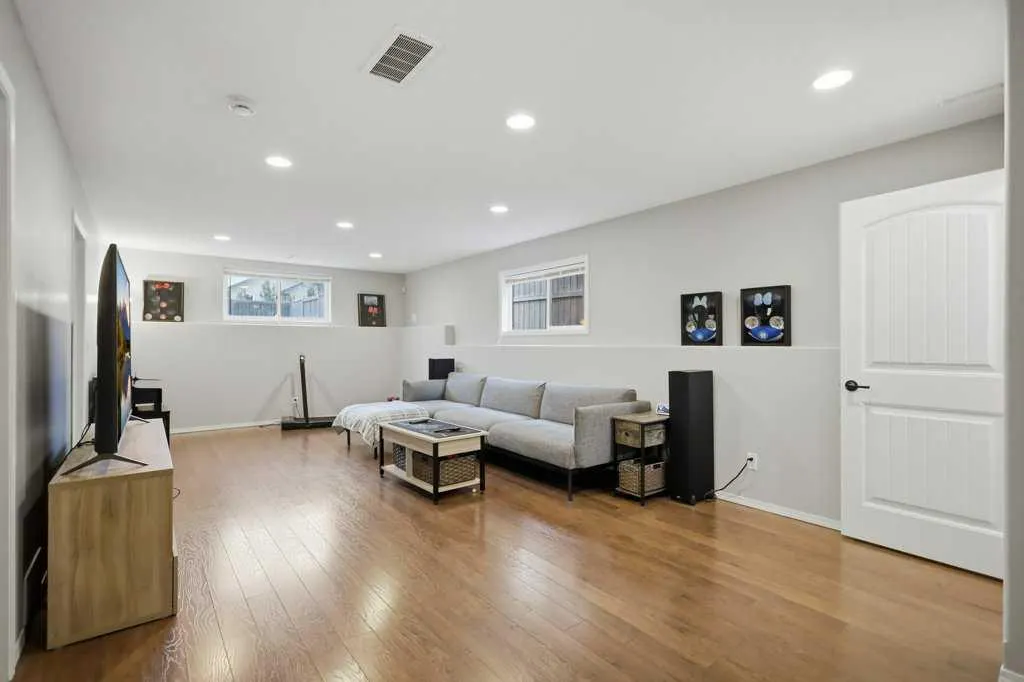 159 Pioneer Way