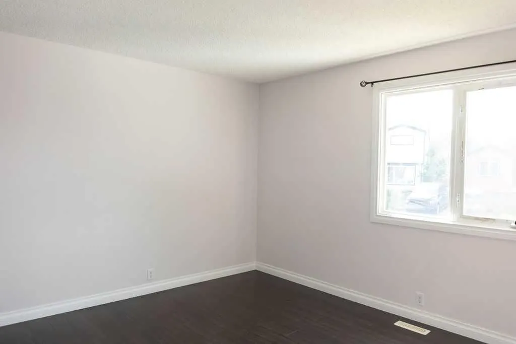 110 Bird Crescent
