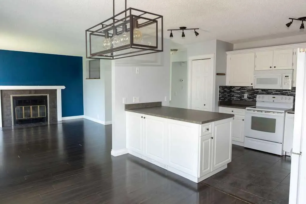 110 Bird Crescent