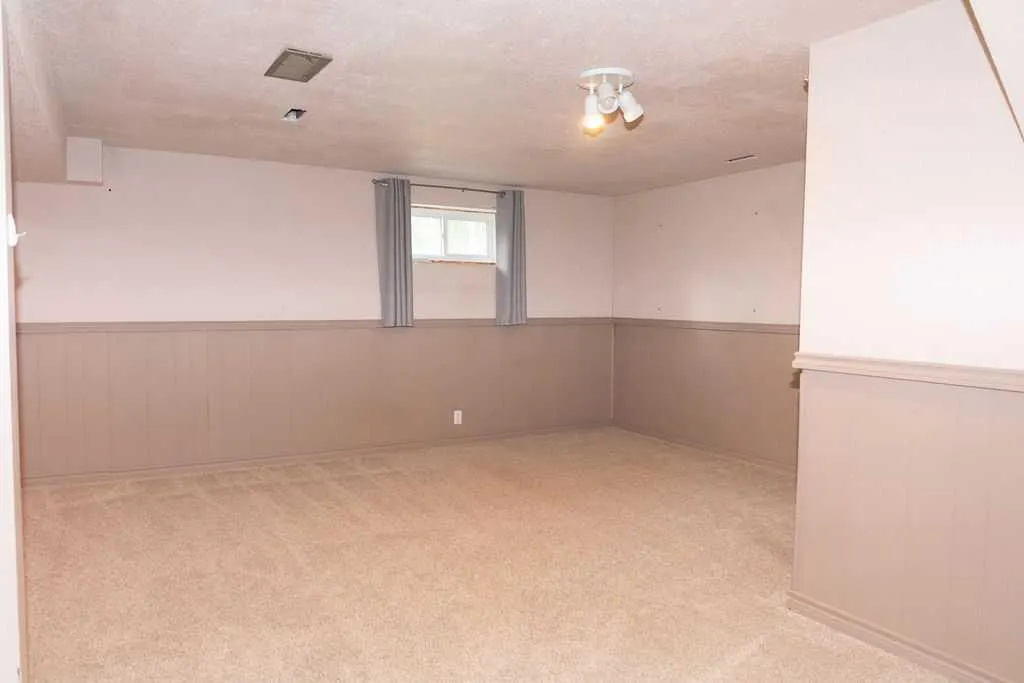 110 Bird Crescent