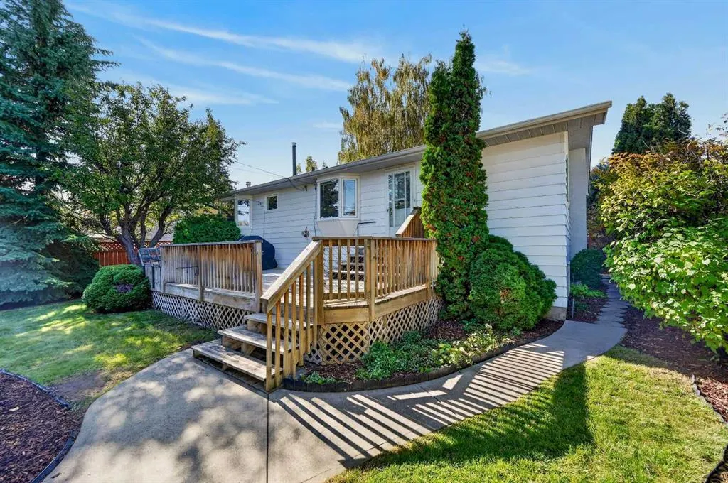 637 Willowburn Crescent SE