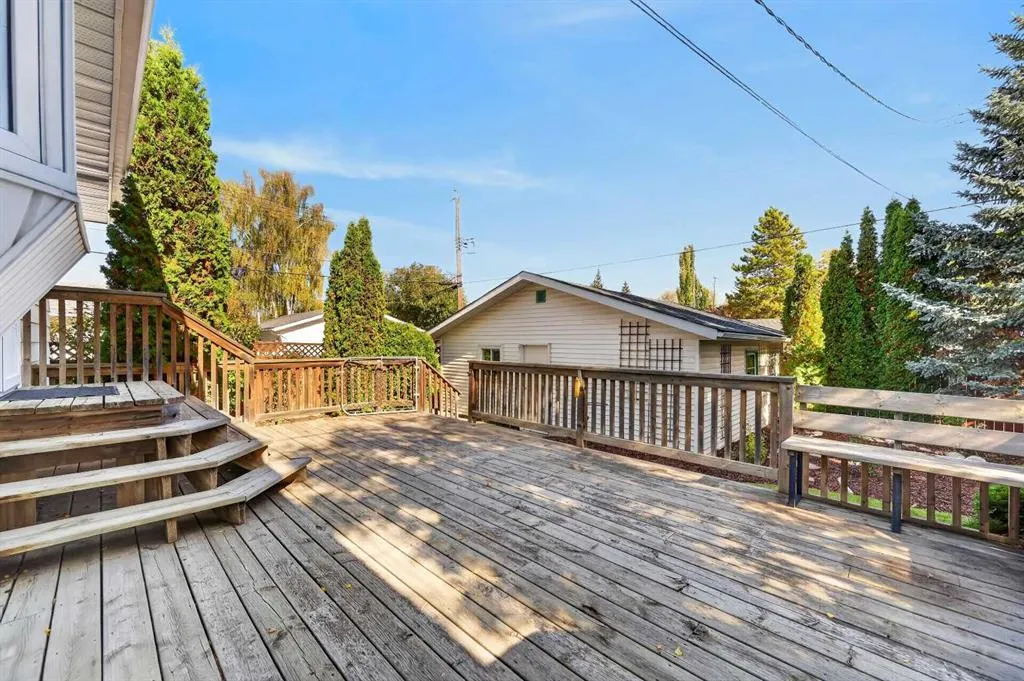 637 Willowburn Crescent SE