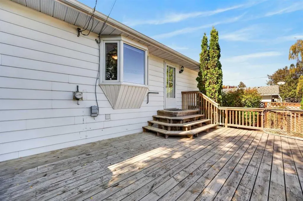 637 Willowburn Crescent SE