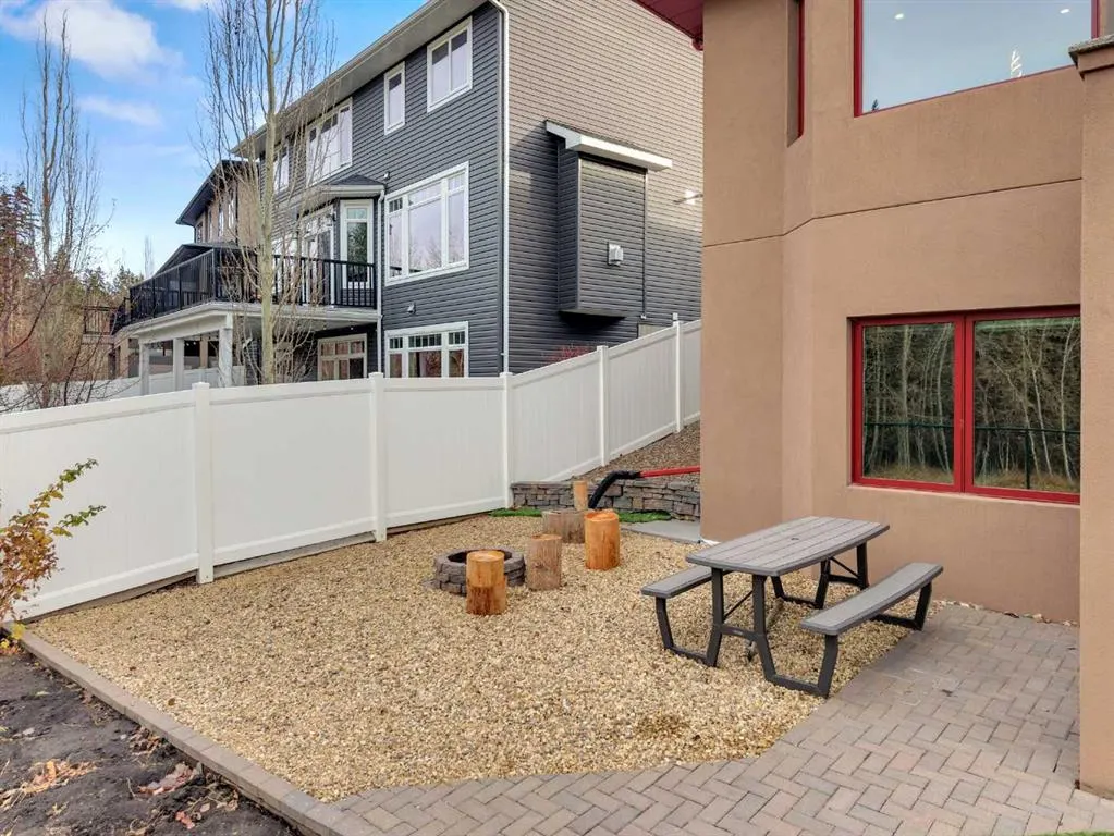 38 Grove Close