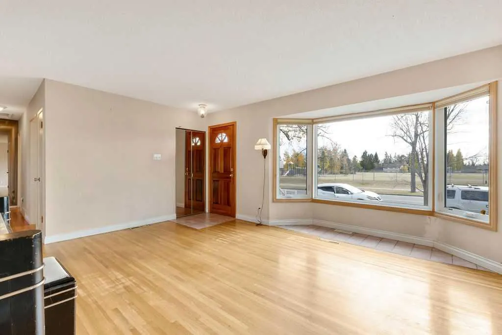 328 Willow Park Drive SE