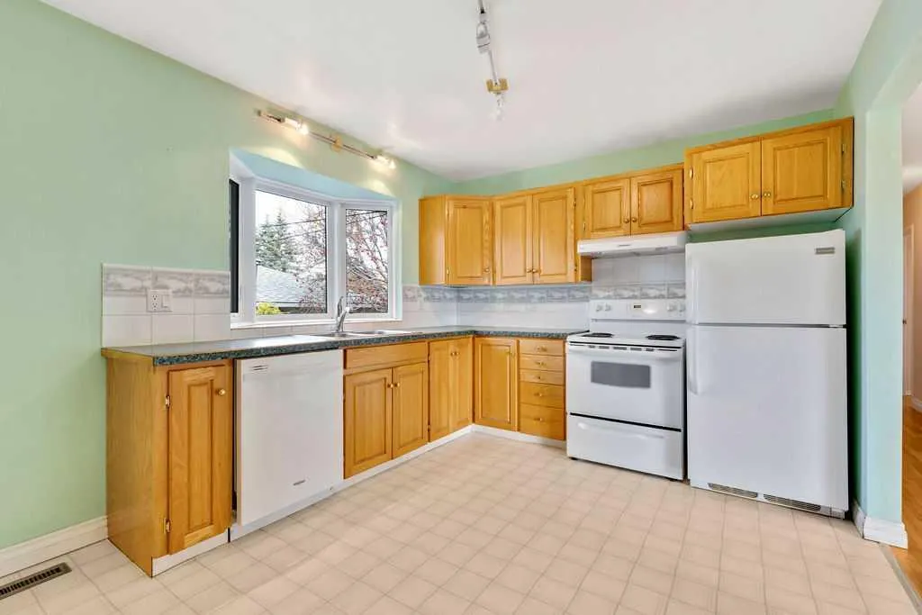 328 Willow Park Drive SE