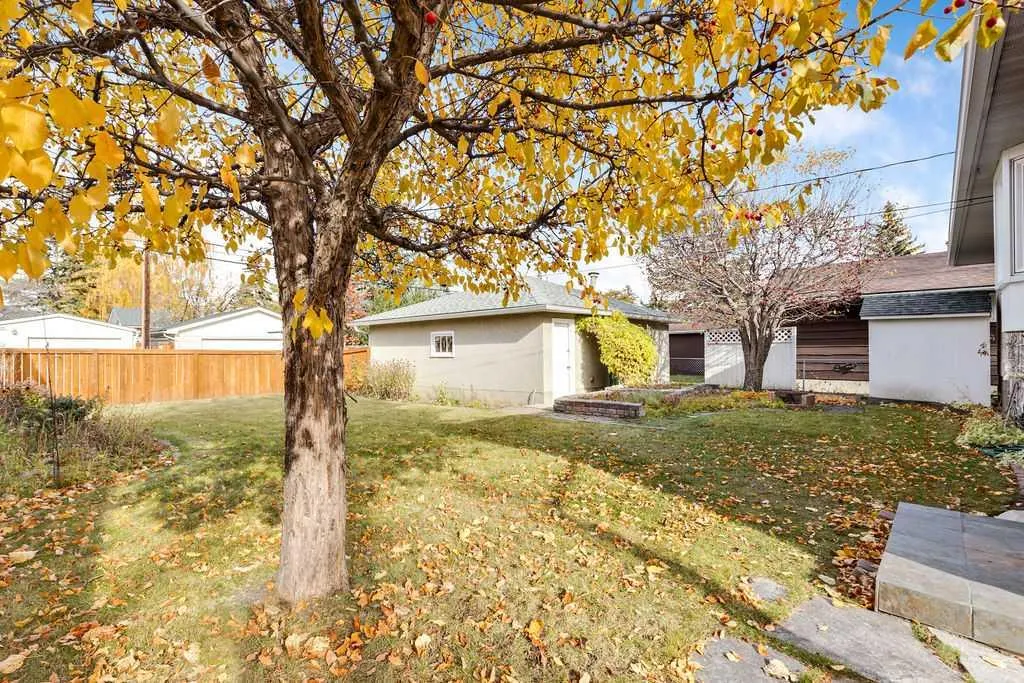 328 Willow Park Drive SE