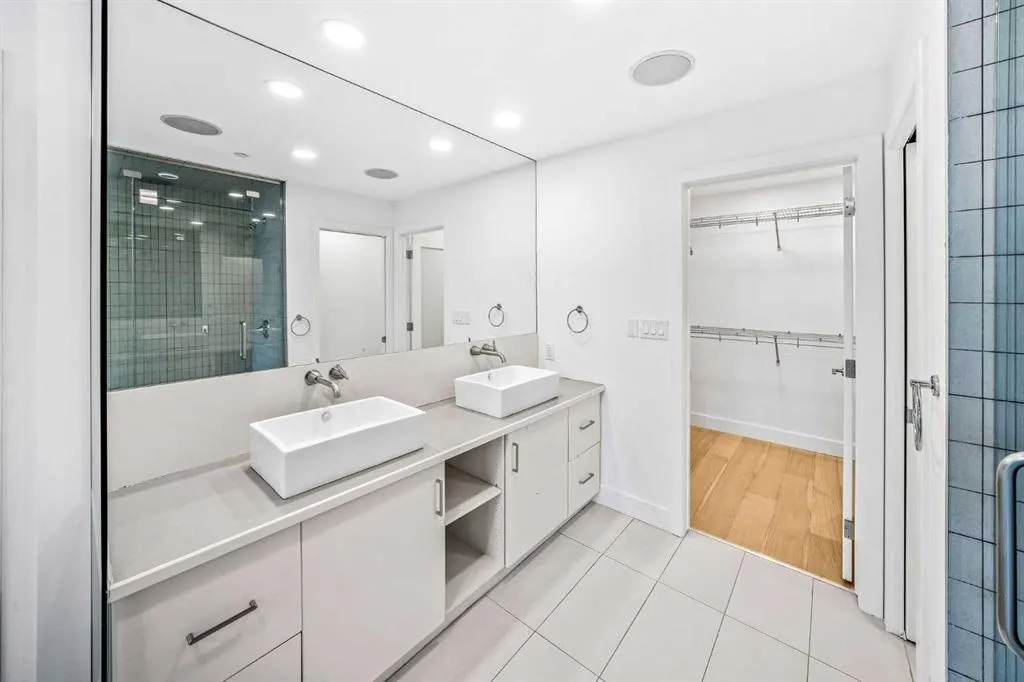 530 12 Avenue SW #203