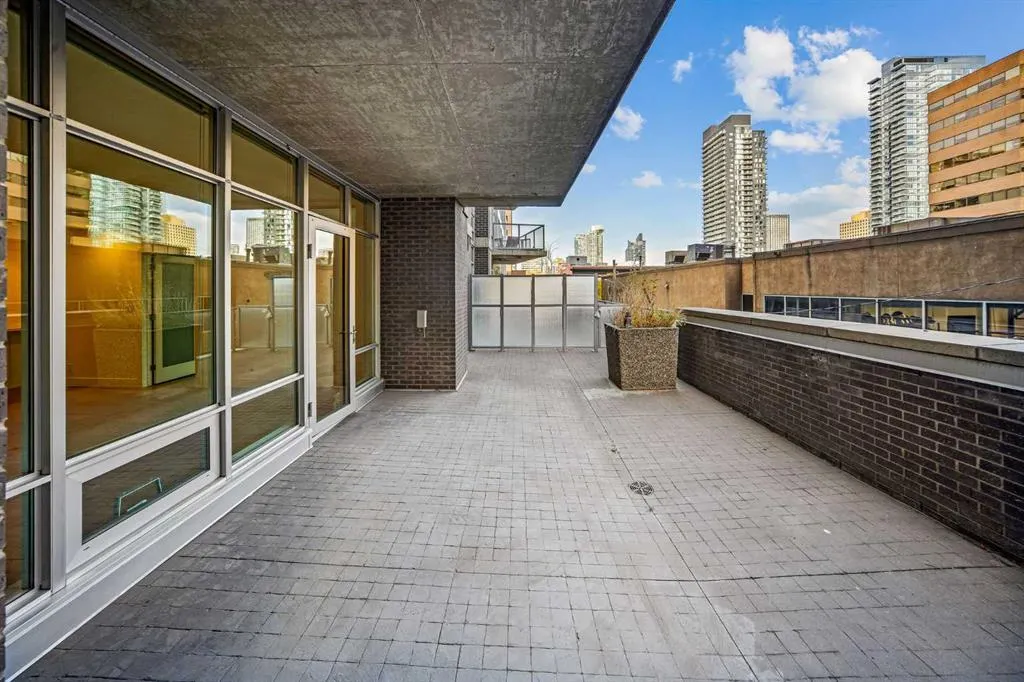 530 12 Avenue SW #203