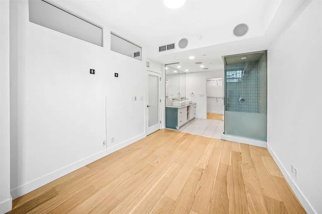 530 12 Avenue SW #203