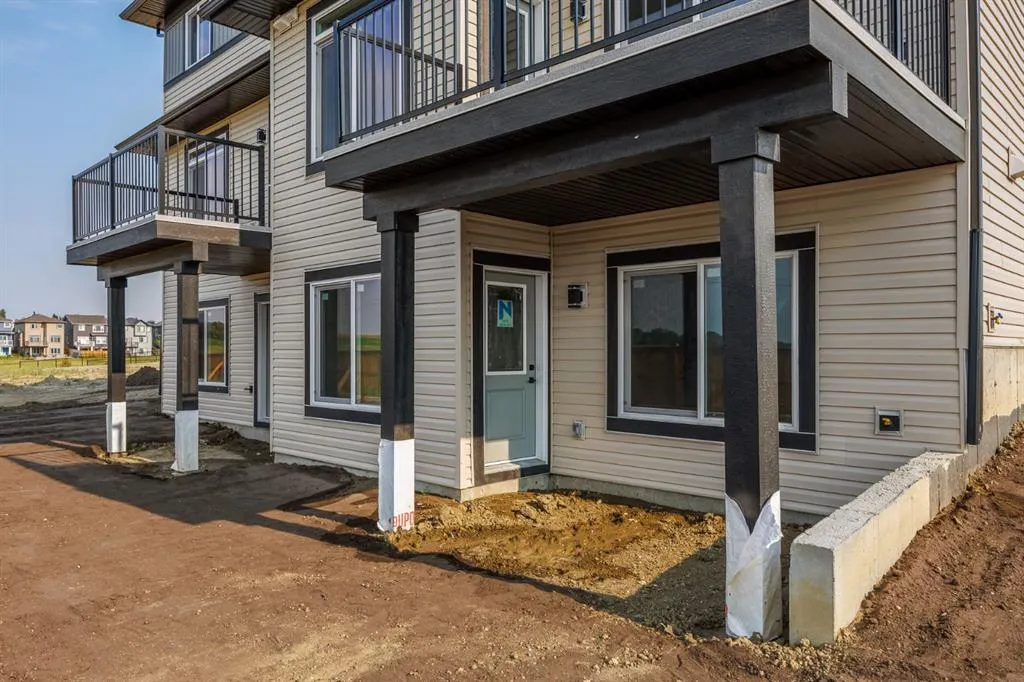 142 Lakewood Crescent