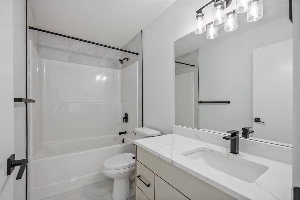 142 Lakewood Crescent