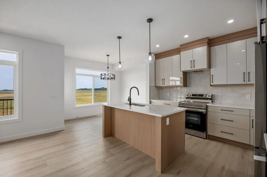 142 Lakewood Crescent
