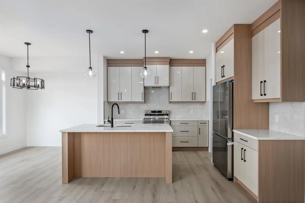 142 Lakewood Crescent