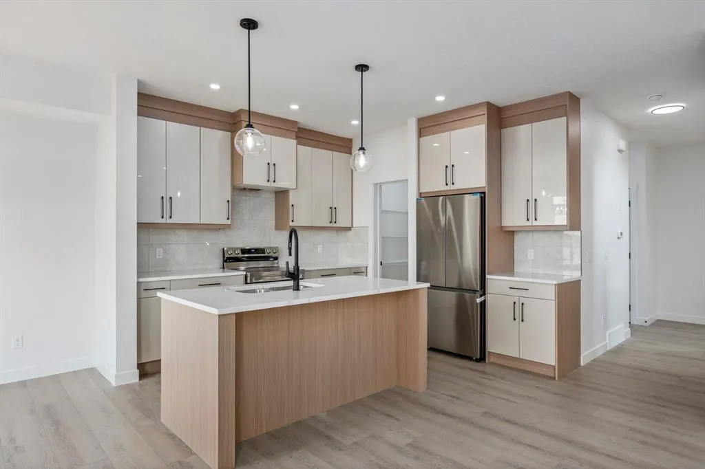142 Lakewood Crescent