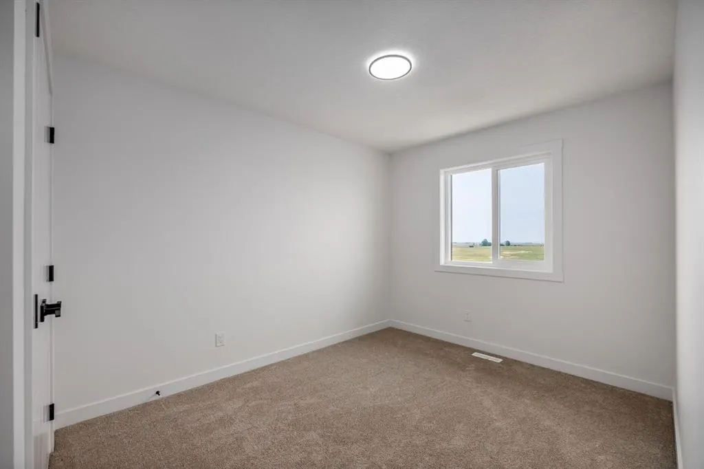 142 Lakewood Crescent