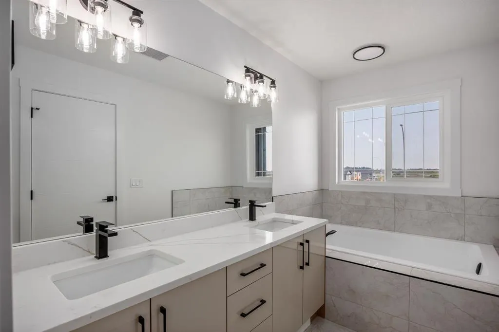142 Lakewood Crescent