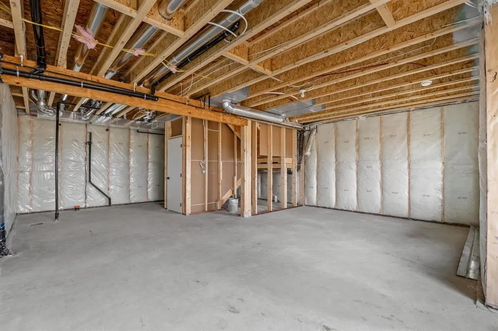 142 Lakewood Crescent