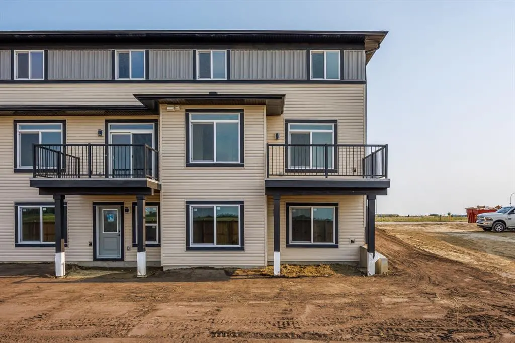 142 Lakewood Crescent