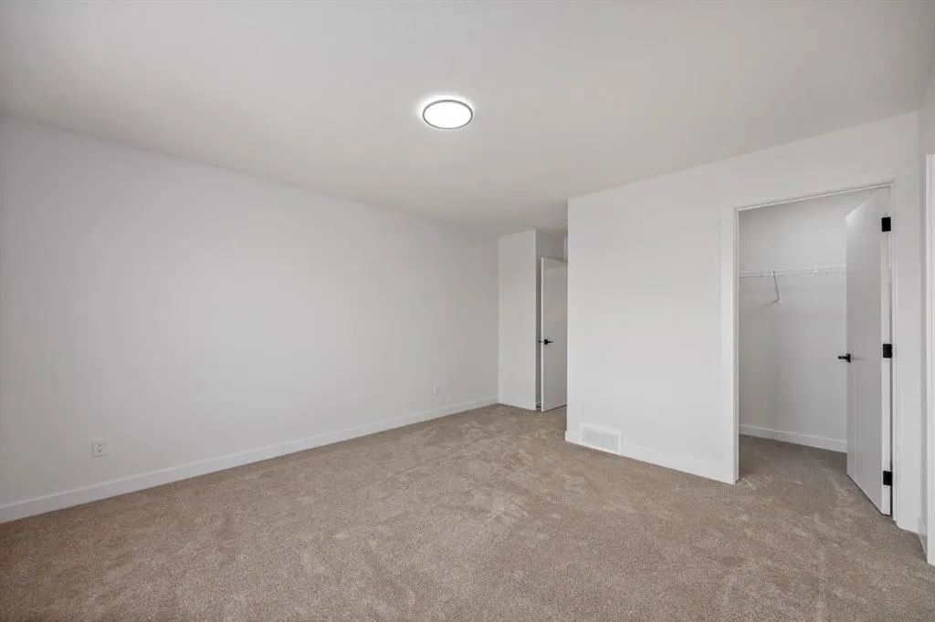 142 Lakewood Crescent