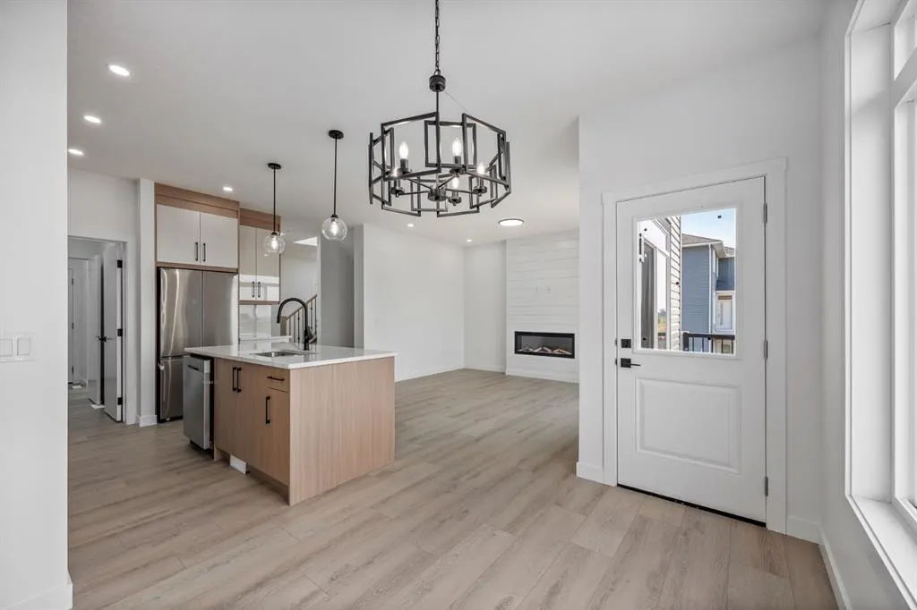142 Lakewood Crescent