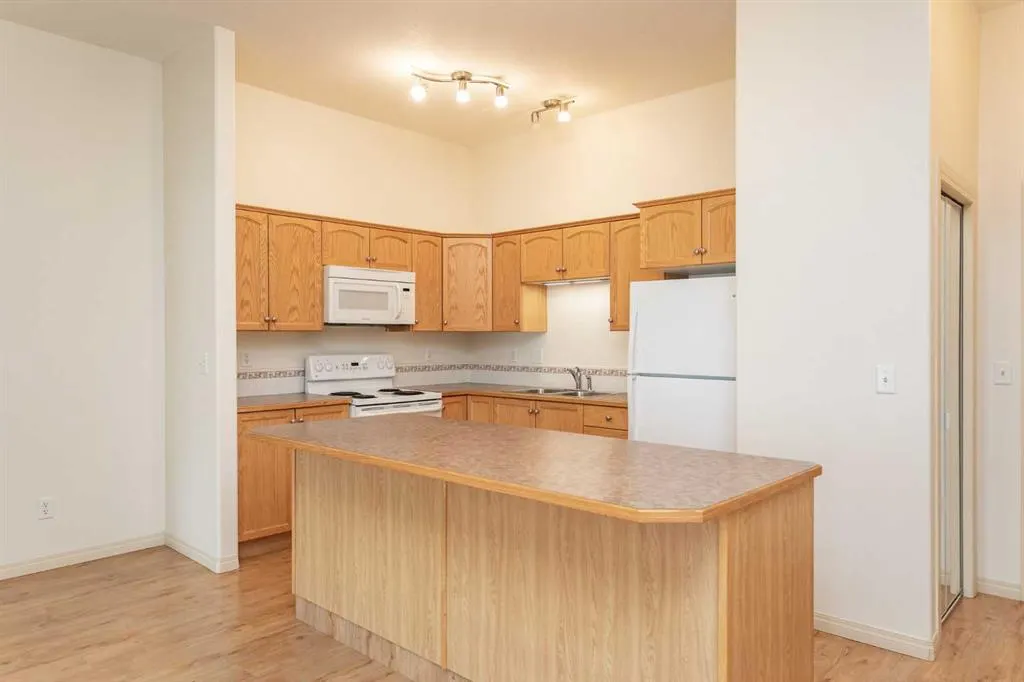 4425 HERITAGE Way #105